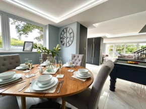 Moonsticks, Modern & Well Presented 5 Bed House